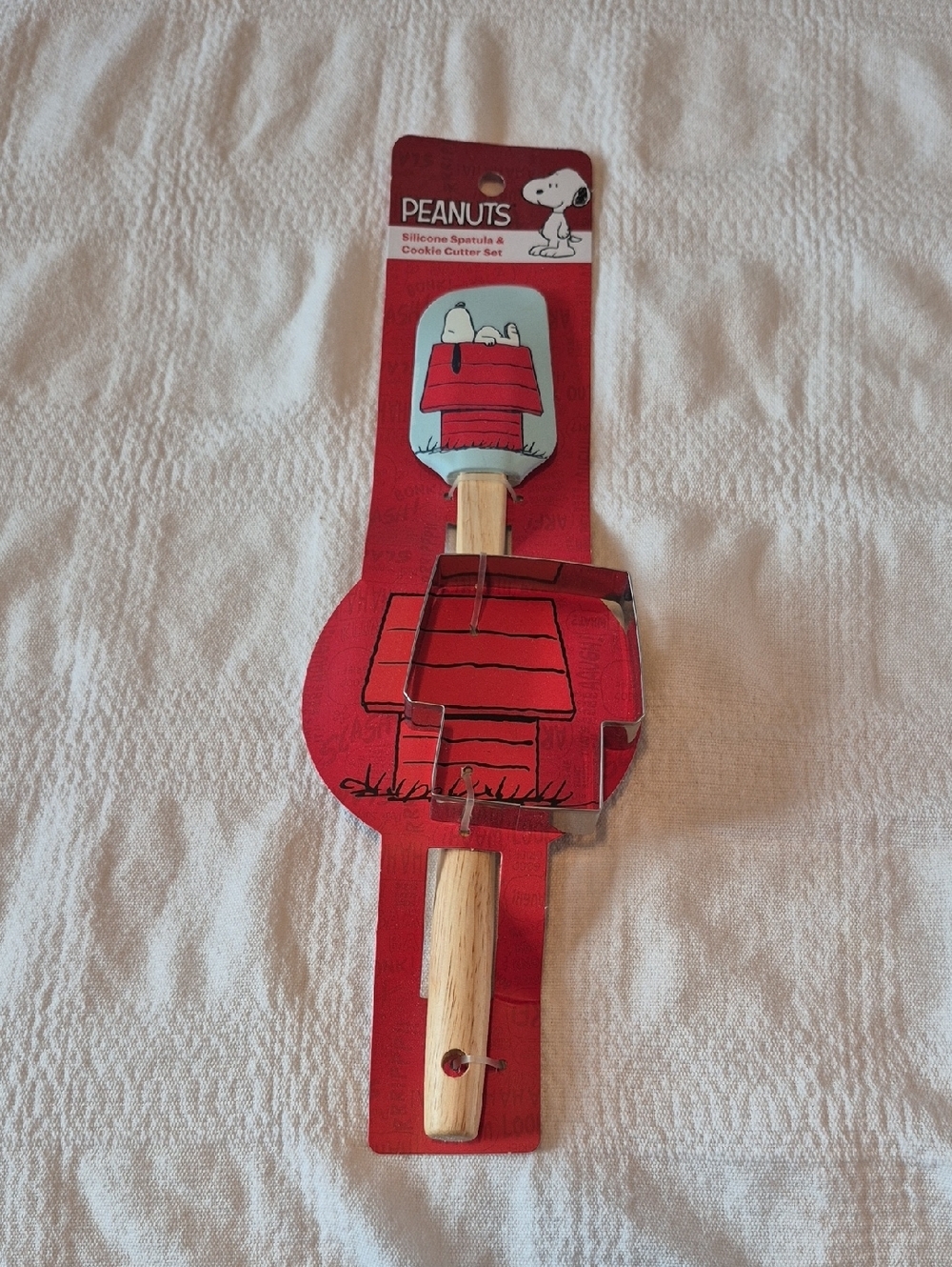 Peanuts silicone spatula & cookie cutter set New other Peanuts items to bundle